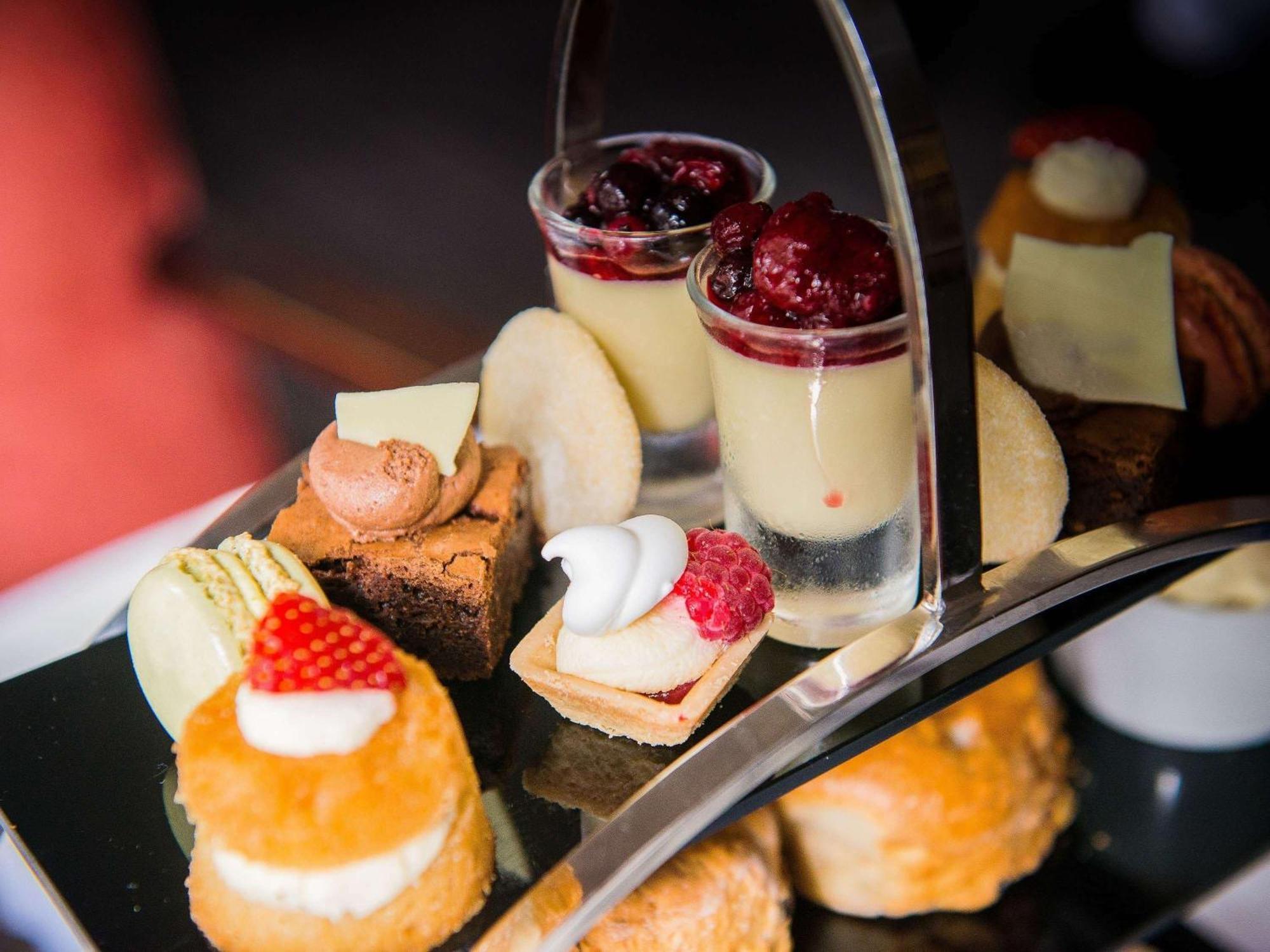 Worldhotels Distinctive Woughton House Hotel Milton Keynes Esterno foto