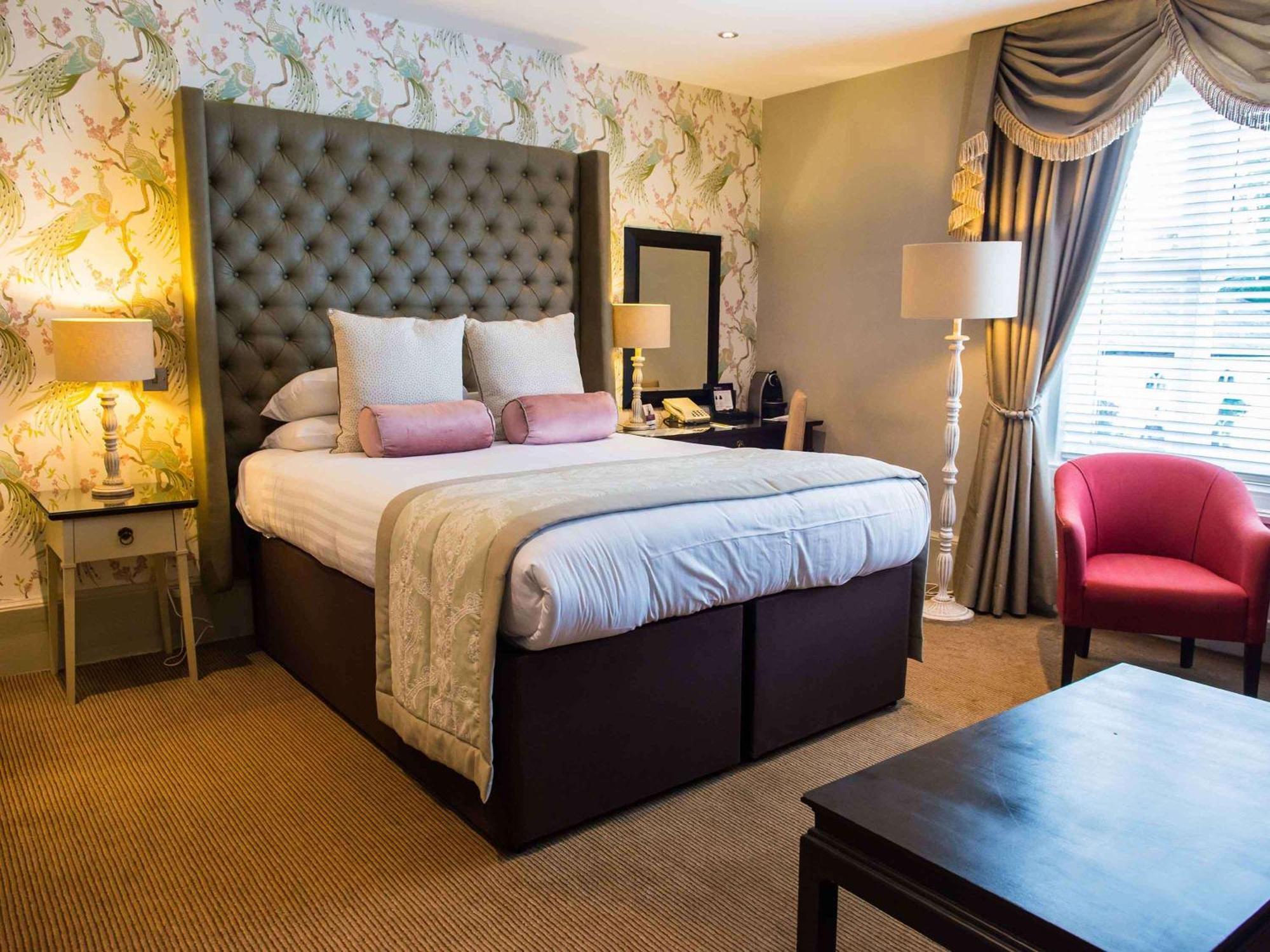 Worldhotels Distinctive Woughton House Hotel Milton Keynes Esterno foto