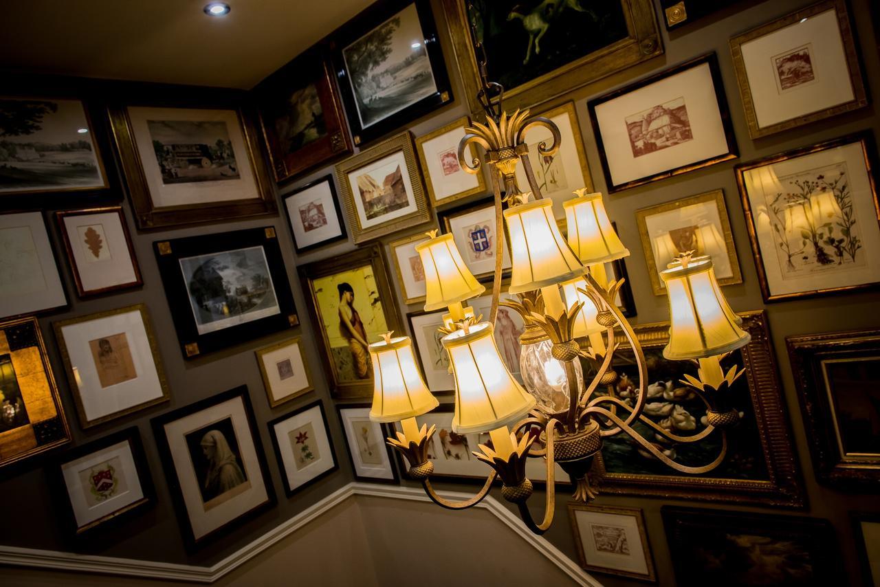 Worldhotels Distinctive Woughton House Hotel Milton Keynes Esterno foto