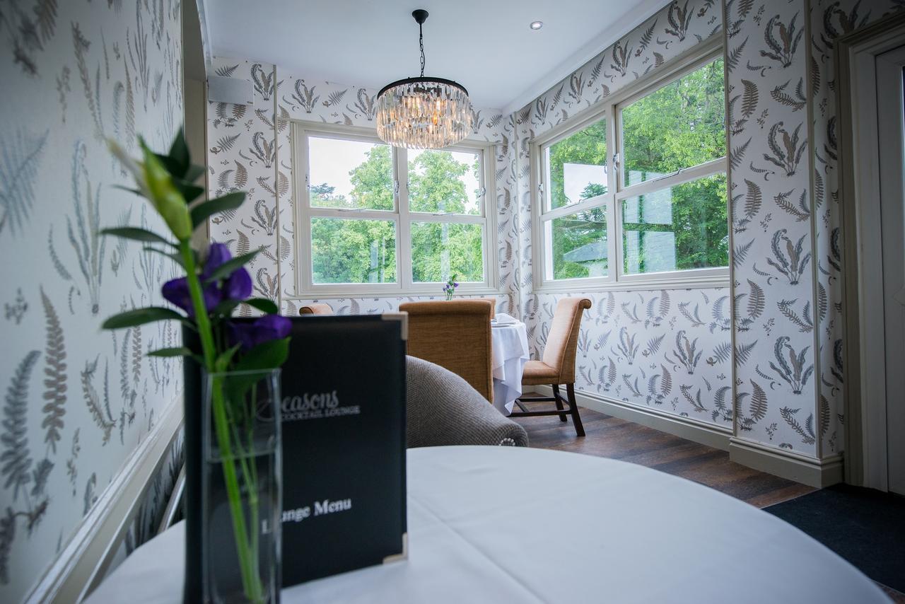 Worldhotels Distinctive Woughton House Hotel Milton Keynes Esterno foto