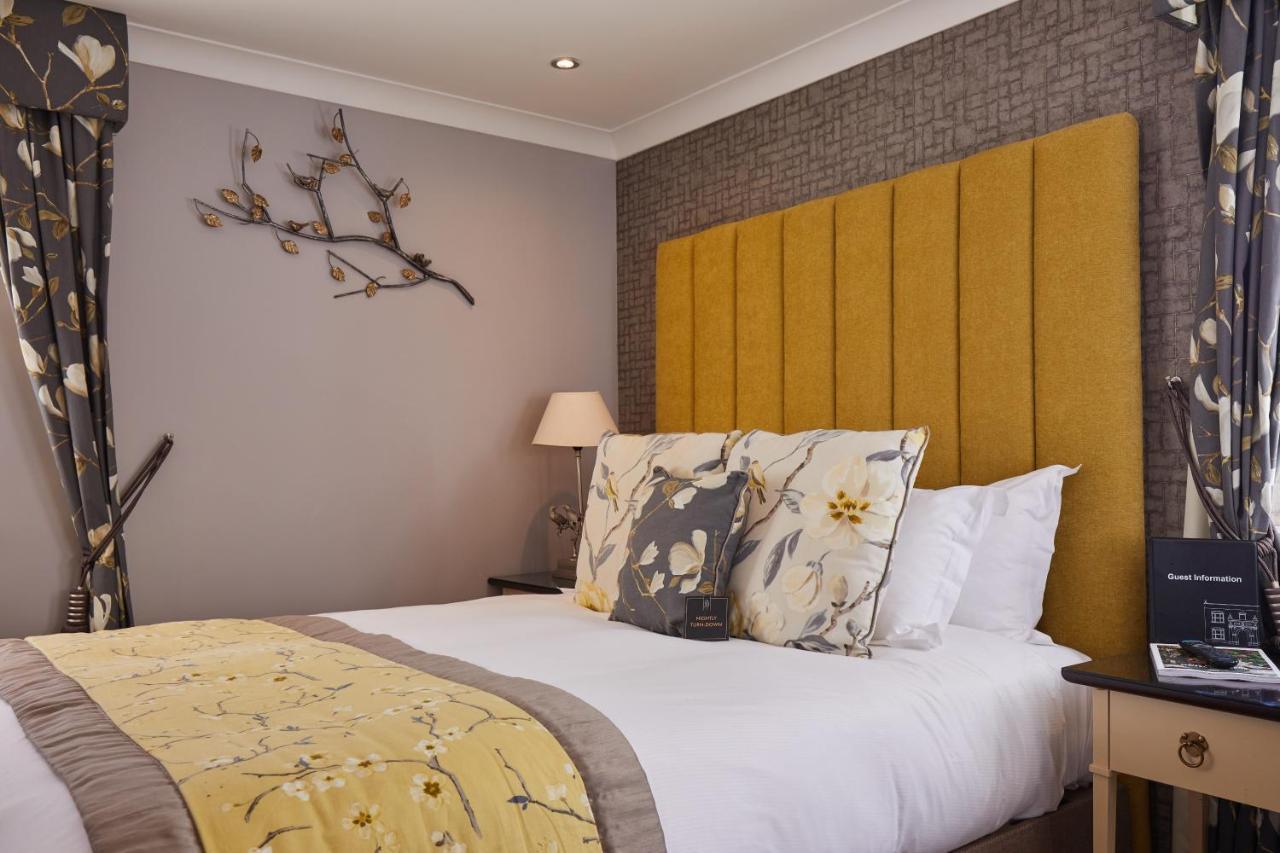 Worldhotels Distinctive Woughton House Hotel Milton Keynes Esterno foto