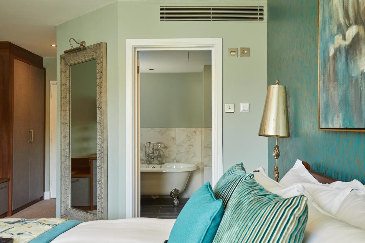 Worldhotels Distinctive Woughton House Hotel Milton Keynes Esterno foto