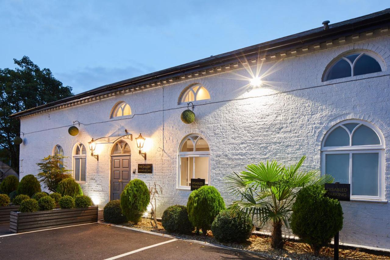 Worldhotels Distinctive Woughton House Hotel Milton Keynes Esterno foto