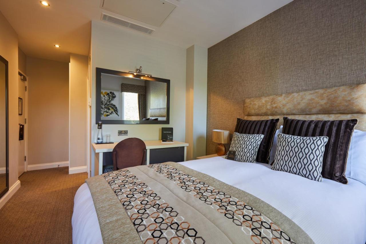 Worldhotels Distinctive Woughton House Hotel Milton Keynes Esterno foto