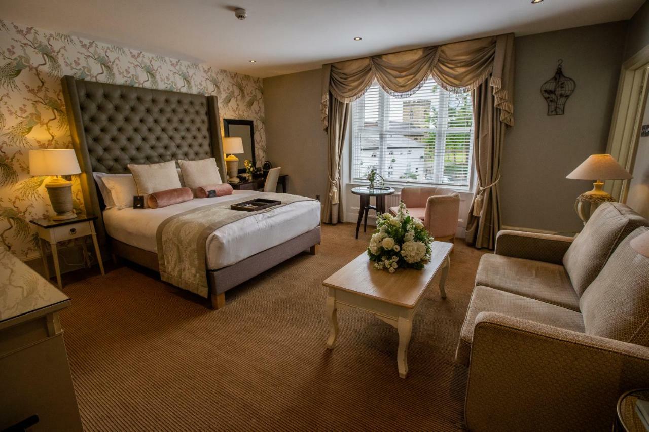 Worldhotels Distinctive Woughton House Hotel Milton Keynes Esterno foto