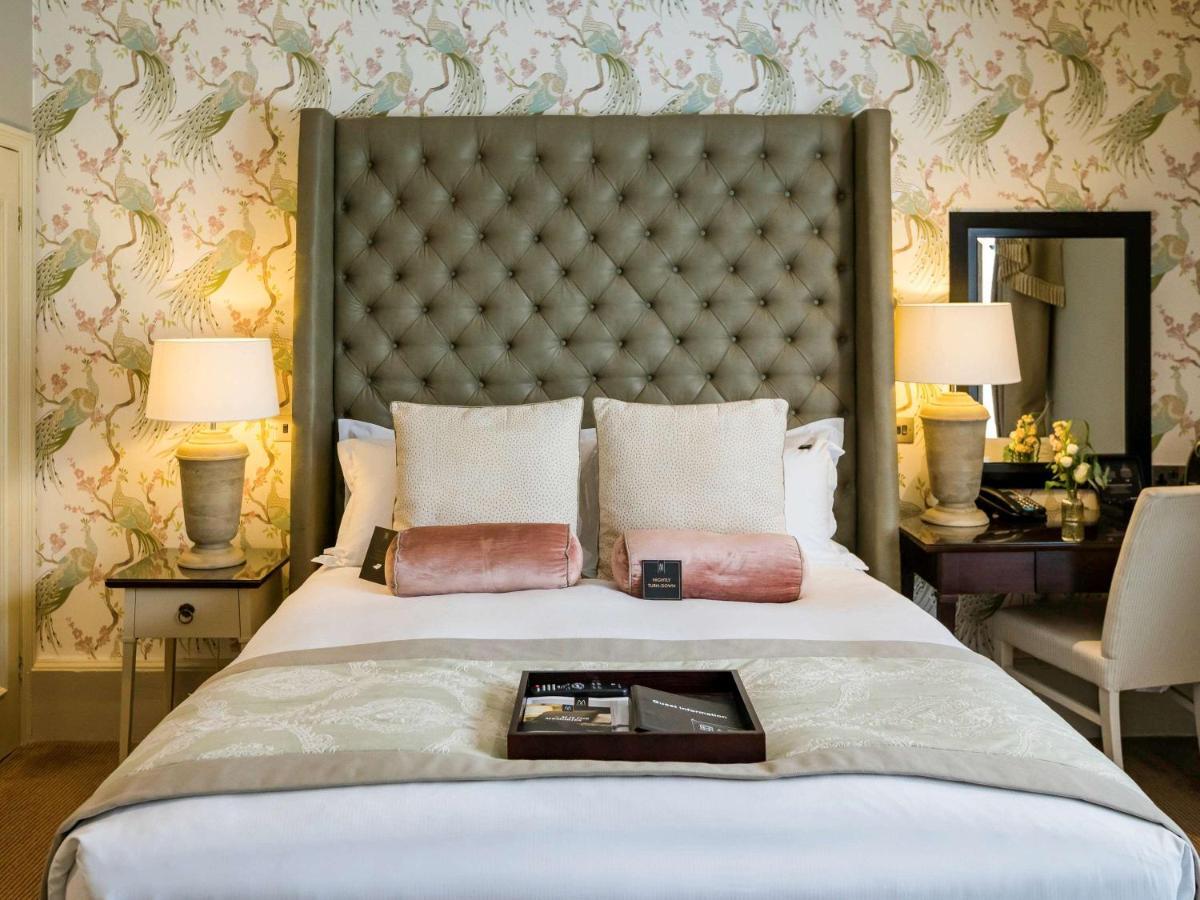 Worldhotels Distinctive Woughton House Hotel Milton Keynes Esterno foto