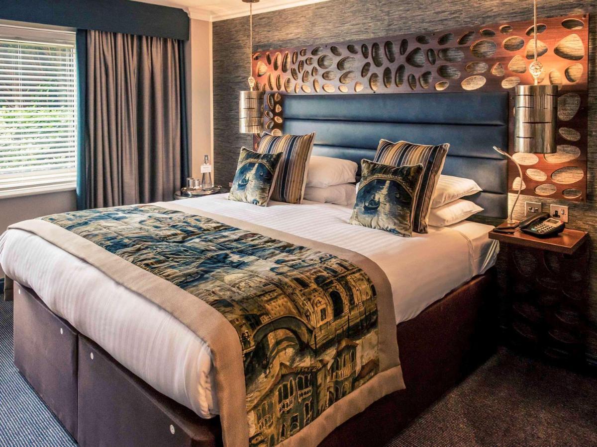 Worldhotels Distinctive Woughton House Hotel Milton Keynes Esterno foto