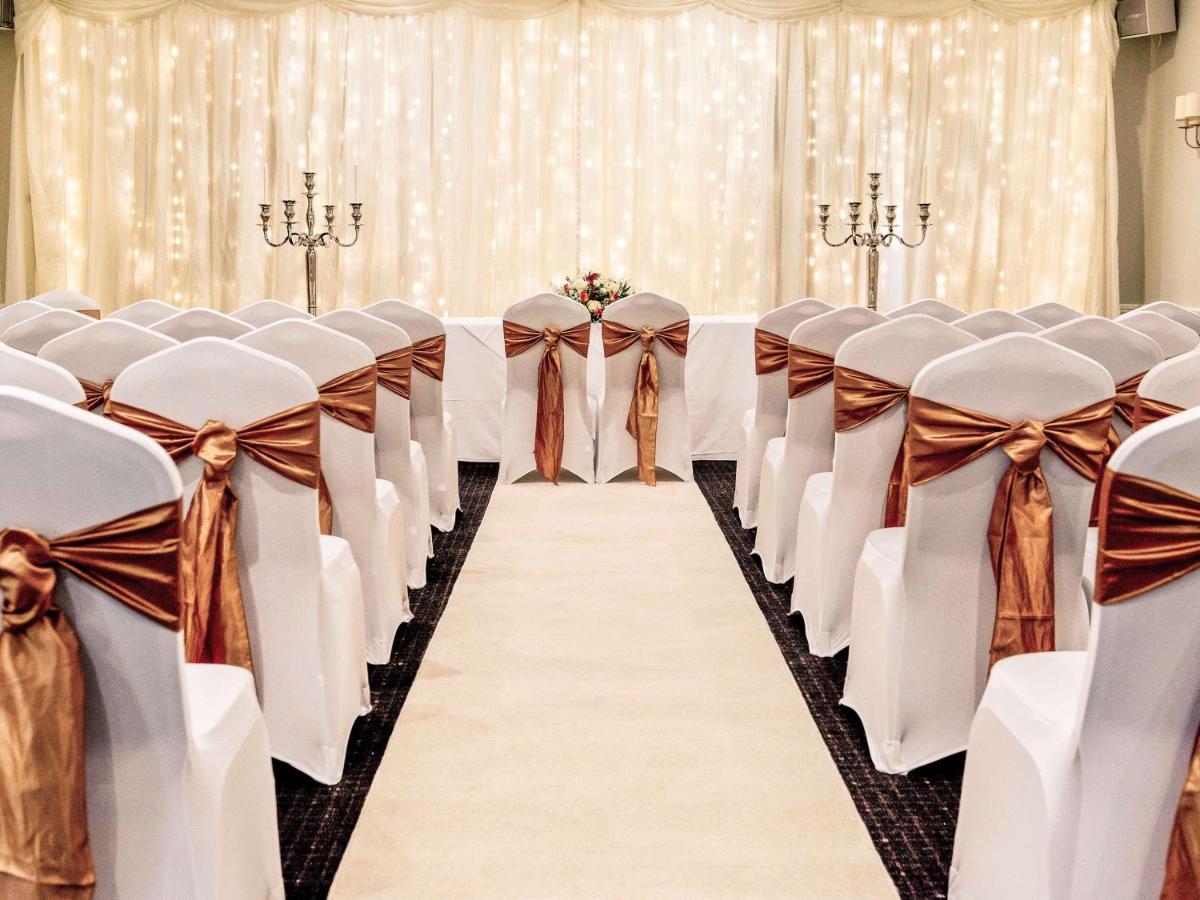 Worldhotels Distinctive Woughton House Hotel Milton Keynes Esterno foto
